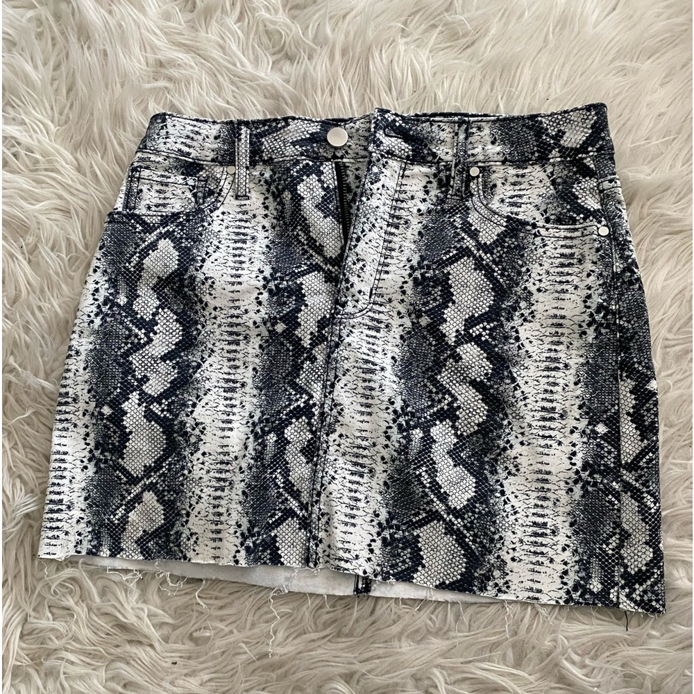 Snakeskin print mini skirt